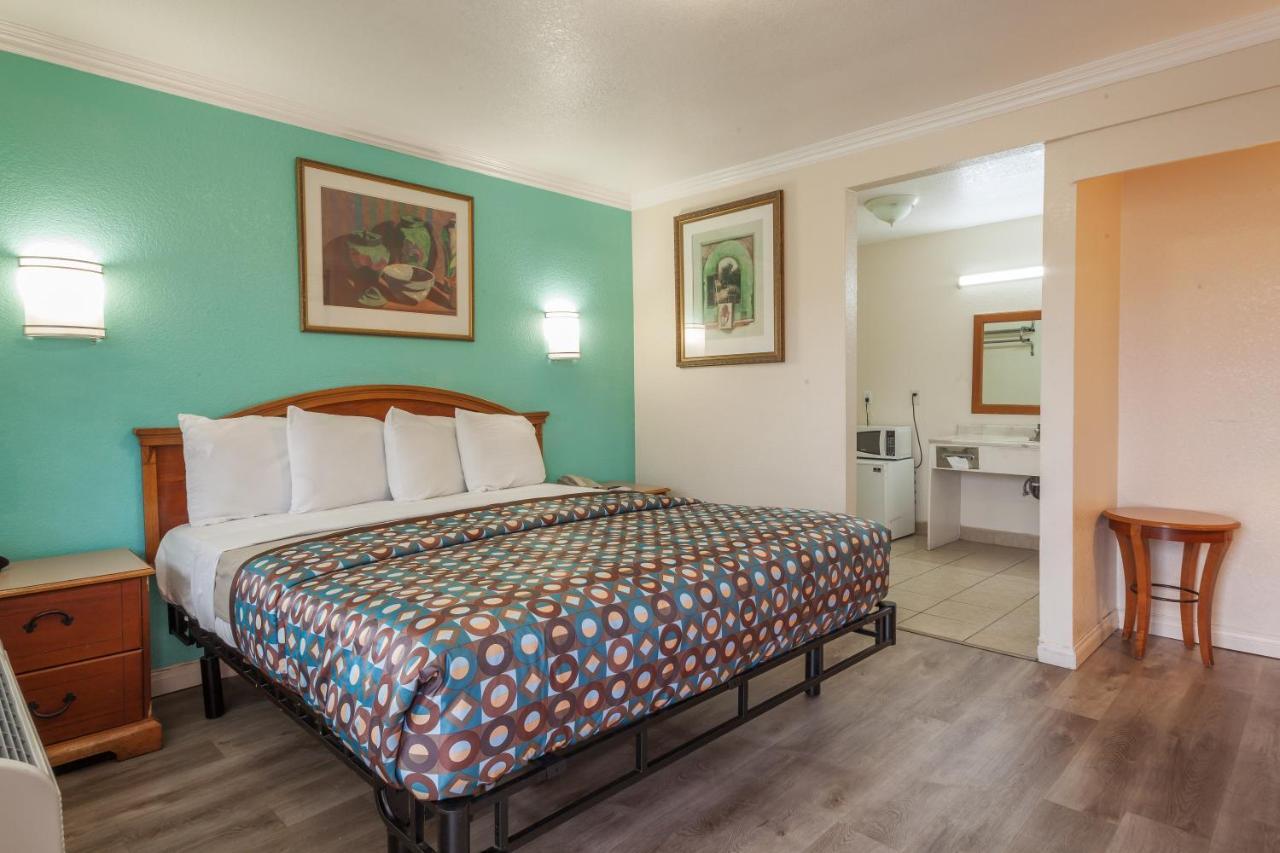 Vagabond Inn Hemet Εξωτερικό φωτογραφία