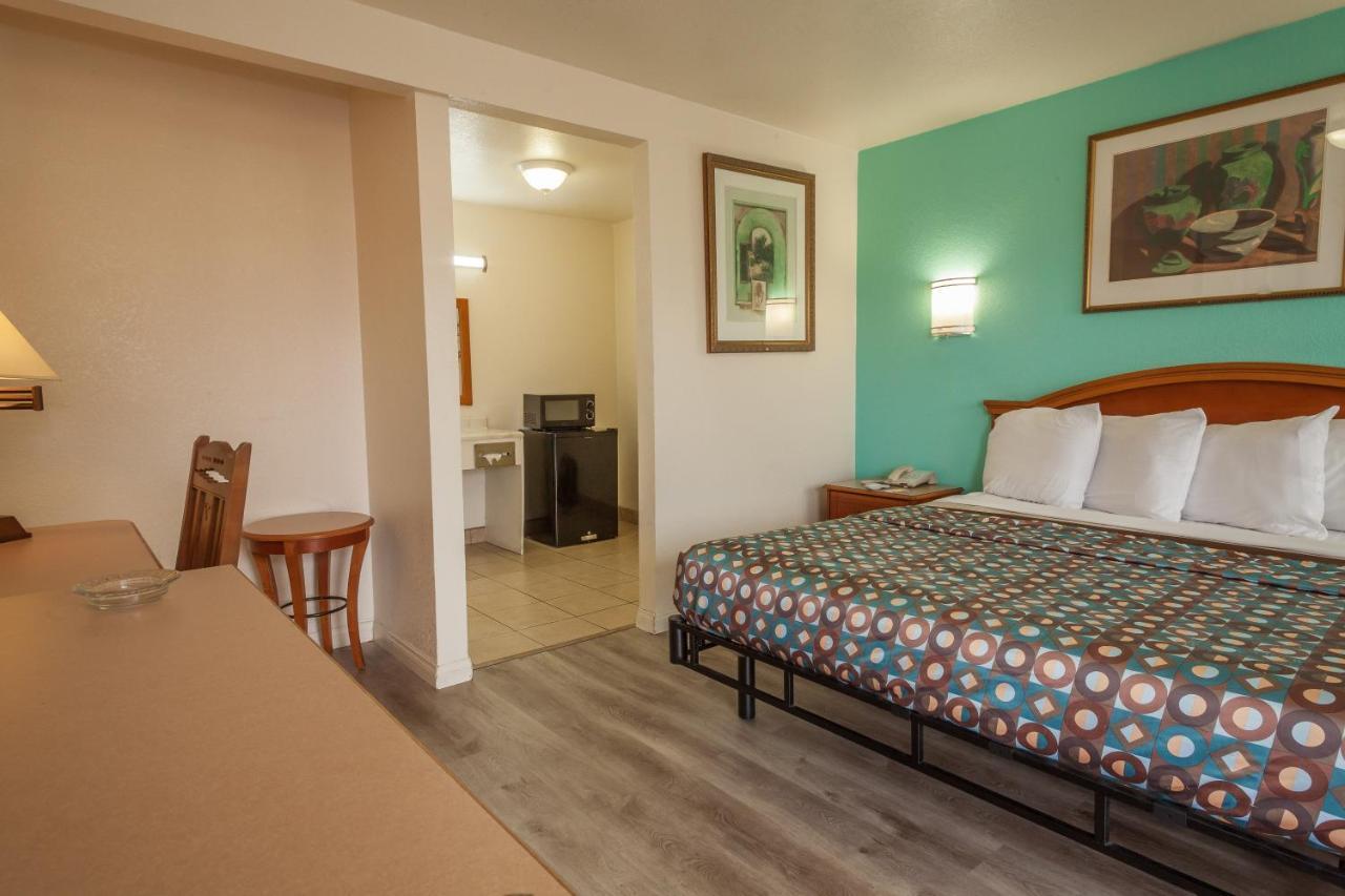 Vagabond Inn Hemet Εξωτερικό φωτογραφία