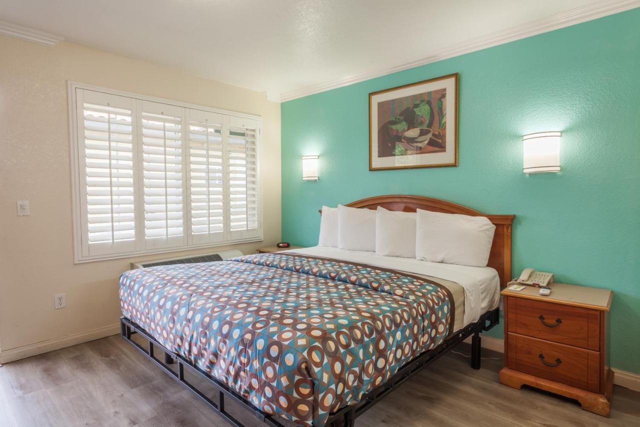 Vagabond Inn Hemet Εξωτερικό φωτογραφία