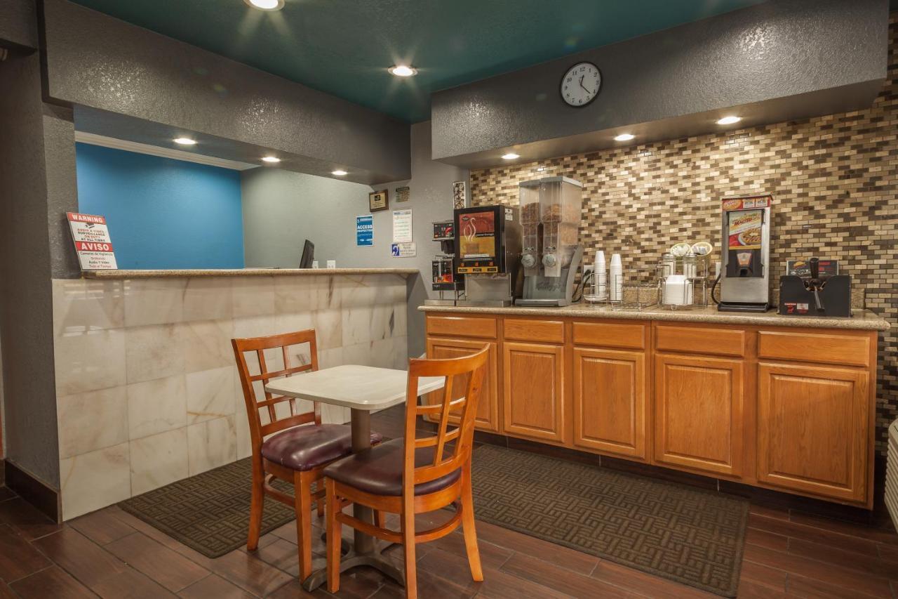Vagabond Inn Hemet Εξωτερικό φωτογραφία