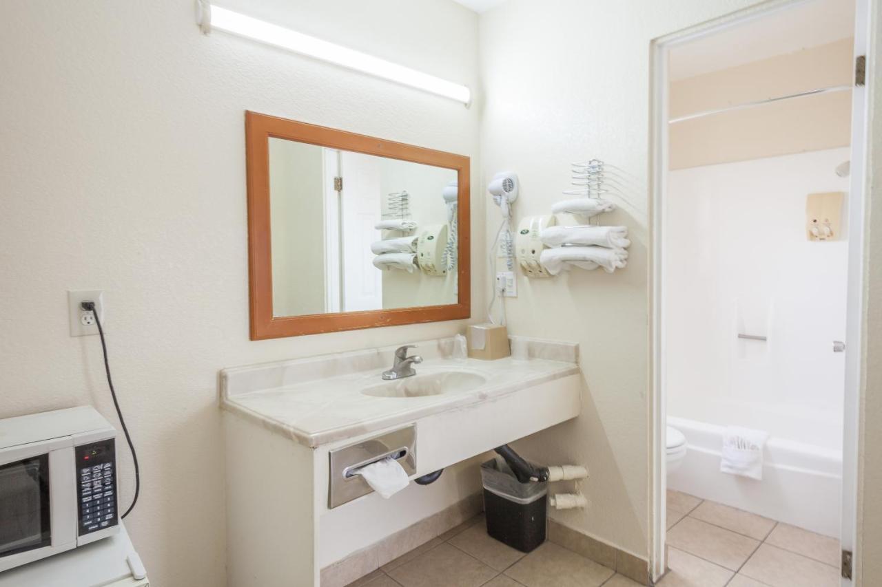 Vagabond Inn Hemet Εξωτερικό φωτογραφία